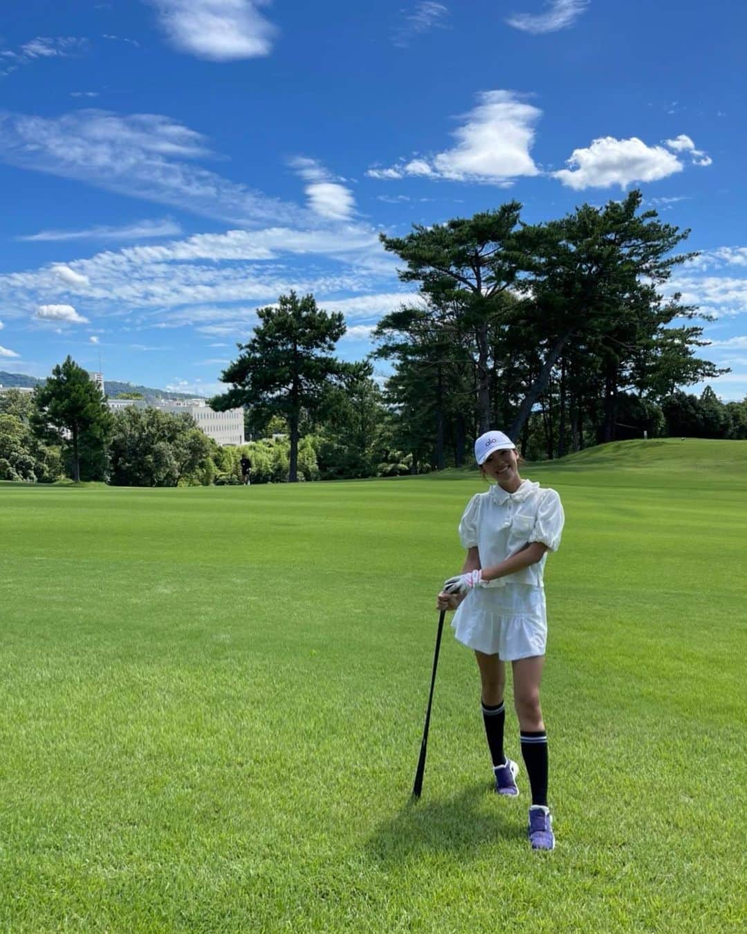 Risako Yamamotoさんのインスタグラム写真 - (Risako YamamotoInstagram)「Golf day☀️⛳️  ゴルフに着て行くのを楽しみにしていた、 @rosy_monster のポロシャツ着て🤍  とっても楽しかったので、またすぐに行きたいナ☺︎  #golf #ゴルフ #ゴルフ女子 #aloyoga #rosymonster #nike #adidas」8月2日 0時59分 - risako_yamamoto