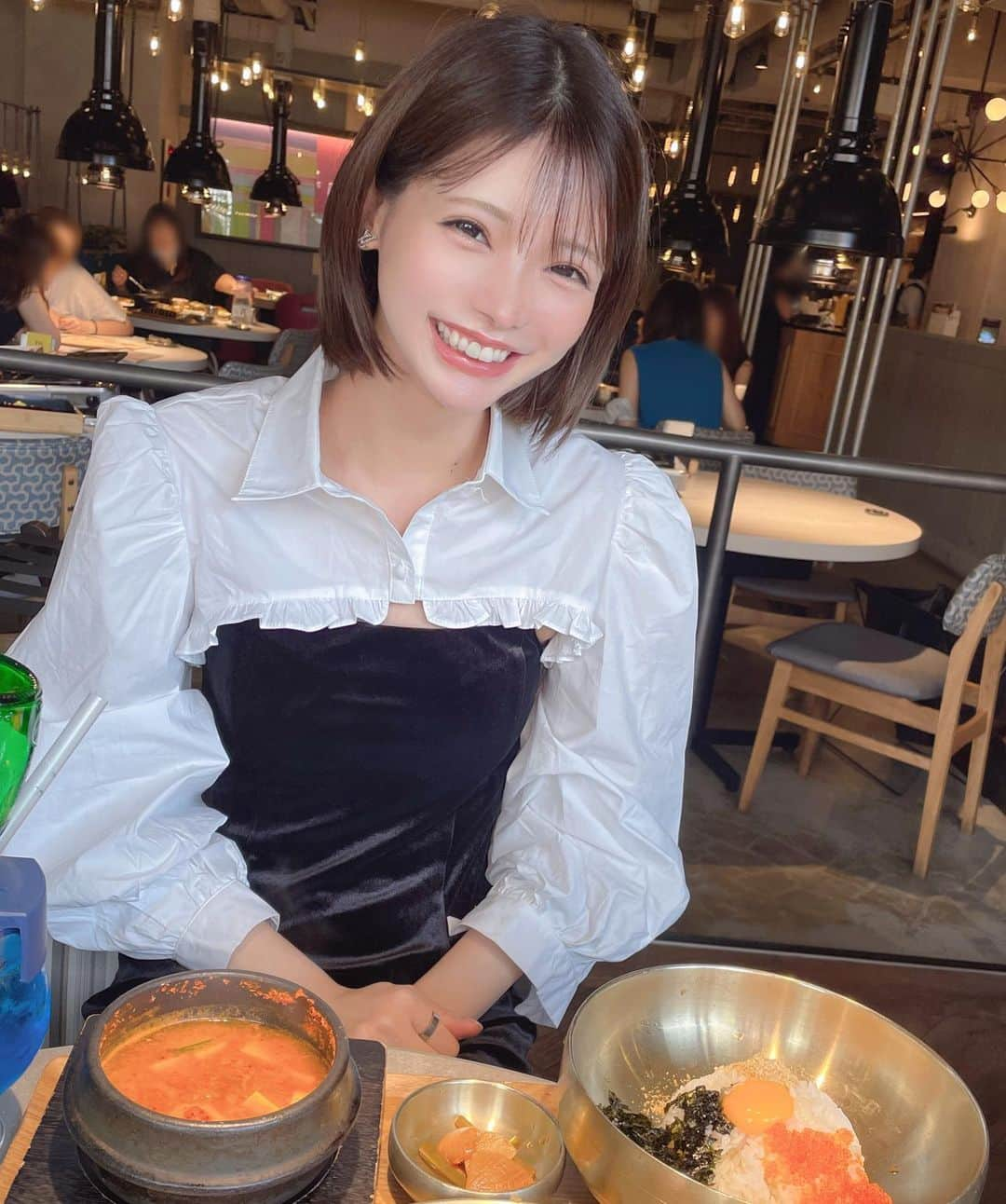 米倉みゆさんのインスタグラム写真 - (米倉みゆInstagram)「プングム @pungumuhonten のランチほんーーーーとに美味しいからみんな行ってみてええええええ！！🔥🔥 · 前回はカンジャンセウ食べたから 今回カンジャンケジャン🦀 この値段で食べれるのコスパ良すぎるし、美味しいし、何回も行ってる！！ · 今月から渋谷 @pungumu_shibuya にもできたらしいからそっちも行ってみたいな🥰 お店こみこみしてないし、油の匂いとかもしないし、席広いし、綺麗なお店だからおすすめだよおおおおお！ · · · · #もぐもぐする米倉  #プングム #プングム本店 #新大久保グルメ #新大久保おすすめ #新大久保ランチ #新大久保ディナー #韓国グルメ #プングム渋谷センター街店 #渋谷グルメ #渋谷ランチ #渋谷ディナー #渋谷グルメ #韓国ファッション #韓国ヘア #韓国コーデ #韓国料理 #韓国メイク #タッセルボブ #切りっぱなしボブ #切りっぱなし #ボブ #ボブアレンジ」8月2日 10時23分 - yone__miyu630