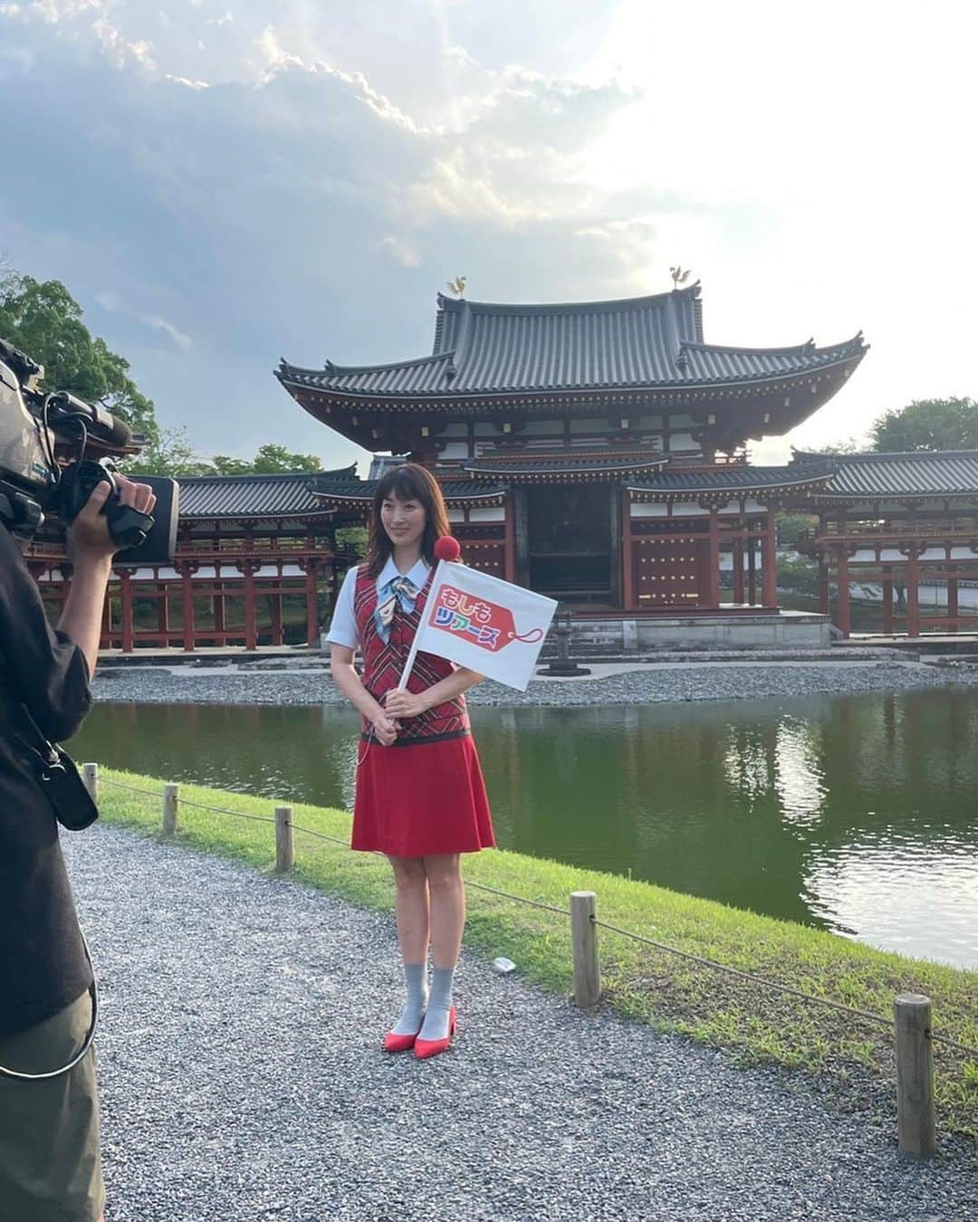 坂下千里子さんのインスタグラム写真 - (坂下千里子Instagram)「. . 最後の旅に行って来ましたー！ 8月6日オンエアでーす！！お時間合いましたら是非是非観てほしいです！ . .  . #もしもツアーズ #もしツア #12年振り #ガイド #衣装 #よく #残ってたなぁ#ありがとう #懐かしい #私の #制服#青春#旅行 #旅 #trip #instagram #instafood #キャイ〜ン#love」8月2日 12時25分 - chiriko_sakashita_official