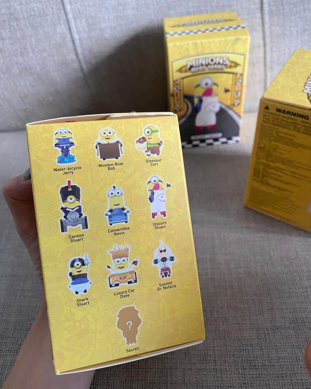 一ノ瀬恋さんのインスタグラム写真 - (一ノ瀬恋Instagram)「@popmartjapan 🌻💛🐱🐥🌼  SNSで話題のアートトイ『POP MART』 のフィギュアです❤️ 届いた瞬間から息子も大興奮🥺⤴️✨ 最近ミニオンも好きだから箱を開けてまた大興奮w  中身がわからないブラインドボックス仕様になっててどのデザインが出るかドキドキ、、❤️  ちなみに種類は ノーマル12種類➕シークレット1種です💛  気に入ったみたいでずっとボブボブ言ってる🤣👏💕  PR @popmartjapan #popmart #ポップマート #アートトイ #ガチャガチャ #フィギュア #ミニオンズ」8月2日 18時09分 - mayu19900323