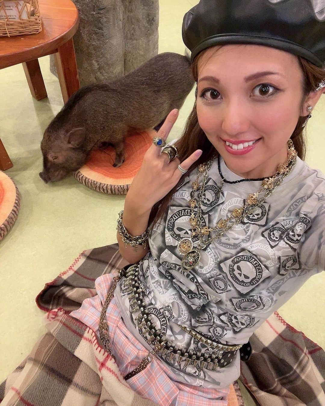 神谷麻美さんのインスタグラム写真 - (神谷麻美Instagram)「#ブタ ちゃん🐷Cafe💖🐖💖🐖💖✨  💖🐖🐖🐖🐖🐖🐖🐖🐖🐖🐖💖   #ぶた ちゃん🐷かわいい〜っ💖𓃟💖🌈💖✨」8月2日 19時11分 - asamice428