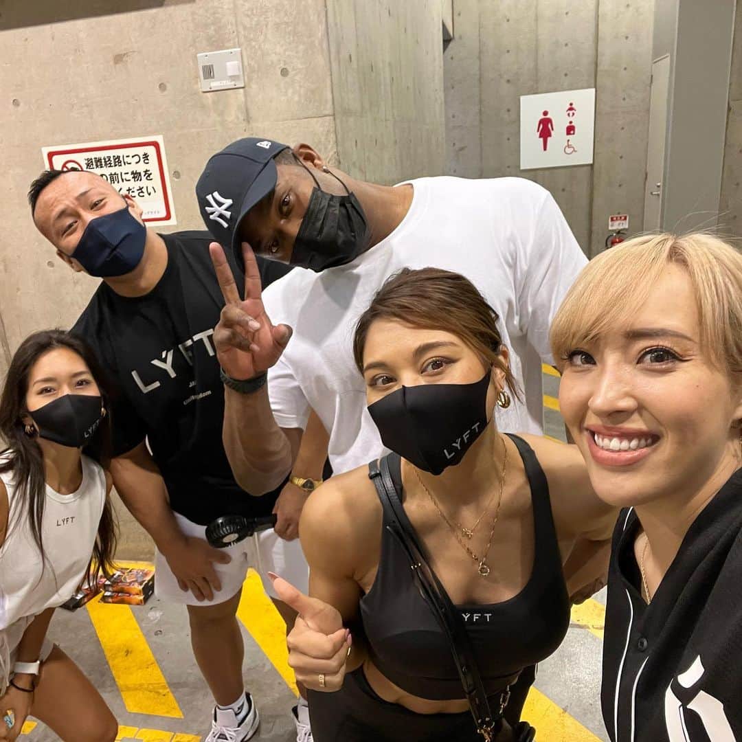 渋谷美穂さんのインスタグラム写真 - (渋谷美穂Instagram)「SPORTEC2022🏋️‍♂️ 先日開催されたスポルテックにて 7/28.29の2日間Lyftブースにてゲストとして 出演させていただきました🥹✨ ⁡ トップ選手や人気YouTuberの スターメンバーに混じって、 私もこの場に参加させていただいたこと 大変光栄に感じます😭🌈 ⁡ Lyftだからこそ実現した 団体やカテゴリーの垣根を越えた 夢のコラボレーション💕 ⁡ 環境は違えど皆んなそれぞれの夢や目標に向かい 日々前に進んでいることには変わりなくて、 "みんな違ってみんな良い"まさにこの言葉が ピッタリな素敵な空間でした😭✨ ⁡ 写真は左から📸 【JBBF女子フィジーク】 リカさん　@rika51  【NABBA classic model】 ちゃぴちゃん @nagichapi  【IFBB PRO Bikini】 サリー @sallykato_ifbbpro  【JBBF フィットネスビキニ】 アズちゃん @az.dancy  【IFBB PRO Figure】 渋谷美穂 ⁡ イベントのトークショーの中で、 それぞれの考え方や感性が存在していて そこには誰が1番だとかは無くて、 それぞれが自分の"好き"を追求しているのだと 改めて実感しました😊✨ ⁡ このような機会を与えてくださった Lyftには心より感謝しています‼️ ⁡ @lyft.official  これからも新作や人気商品の再入荷もありますので 皆さん最新情報をぜひチェックしてみてください🙈💎✨ ⁡  #ユージーン写りすぎw #私が撮りすぎなのか？ ⁡ #フィギュア#コンテスト#ボディメイク#減量#ダイエット#筋肉女子#筋肉#筋トレ#フィットネス#腹筋#シックスパック#トレーニング#ワークアウト#筋トレ女子#腹筋女子#筋肉女子 #Japan#japanese#abs#fitness#training#workout#figure#sixpac#condition#motivation」8月2日 19時54分 - miho_fitness