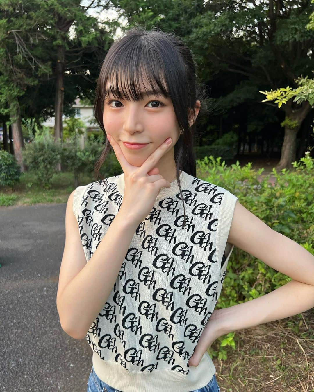 大里菜桜さんのインスタグラム写真 - (大里菜桜Instagram)「今日も暑かったね☀️ なのに夜はホットプレートでお好み焼きを焼き焼きパーティーしたんだよ💦だからね、今みんな汗だく😂  #お好み焼き #焼きパ #暑い#汗だく #夏だね#大里菜桜」8月2日 20時30分 - naooosato