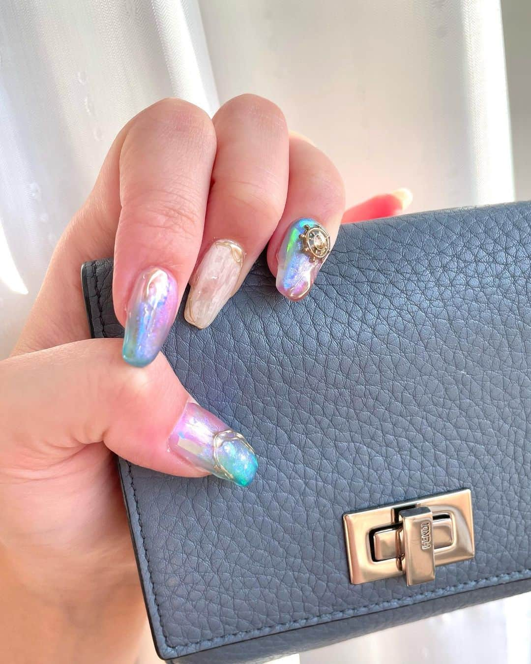 相良ましろさんのインスタグラム写真 - (相良ましろInstagram)「. new nails💅🧜‍♀️💙 . マーメイドみたいな色味にうるうるネイルがど天才に 可愛すぎて何回も爪見ちゃう😘 海みたいなネイル♡🥹🌊  . . . #うるうるネイル #マーメイドネイル #夏ネイル #サマーネイル #水色ネイル #キラキラネイル #シェルネイル #ジェルネイル #newnails #summernails #jelnails」8月2日 21時19分 - mashiro_sagara