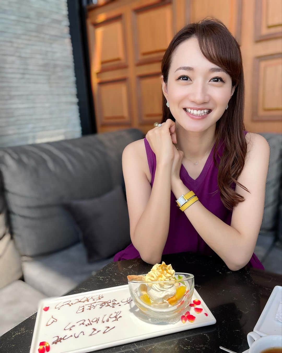 松原江里佳さんのインスタグラム写真 - (松原江里佳Instagram)「❤︎ 母の誕生日お祝い🎂 久しぶりにゆっくりランチをしました🍽 窓際の席を予約したら、目の前にスカイツリーが…❗️ 大迫力に2人で大興奮😳❤️ ❤︎ いつも応援してくれる母に感謝です🤗 ありがとう。大好き。 ❤︎ ❤︎ #東京スカイツリー #東京ソラマチ #天空  #loungetopoftree  #墨田区 #ランチ #お誕生日  #スターダスト #フリーアナウンサー #でこ  #아나운서　#생일」8月2日 21時31分 - erika_matsubara