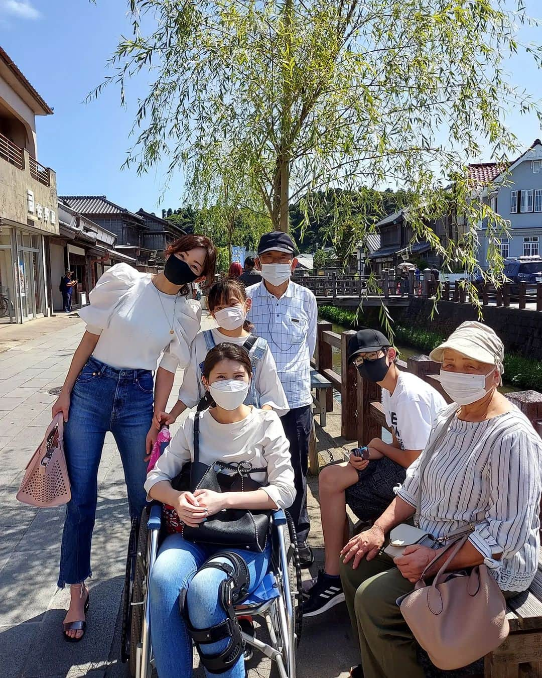 佐藤純さんのインスタグラム写真 - (佐藤純Instagram)「佐原へ🚙  暑すぎて、みんなでかき氷🍧  美味しー😋  かなちゃん、足の手術で車椅子♿💦  #家族 #佐原 #かき氷 #かき氷はいちご派 #昔はメロンだった #ママ #ママモデル #モデル #mama #mamamodel #model」8月3日 9時05分 - junsatoidea