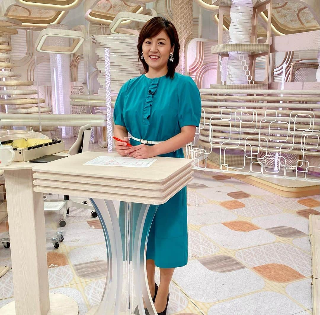 フジテレビ「プライムニュース イブニング」さんのインスタグラム写真 - (フジテレビ「プライムニュース イブニング」Instagram)「#イット ！放送中です   ●きょう #初登院 新人議員と“ #統一教会 ” ●東京で“史上最多”１３回目の #猛暑日 ●無料で楽しめるヒンヤリ #工場見学 ●コロナ禍の日本にいる外国人に聞いてみた！ 今やりたいことは？そうめん＆立ち飲み＆茶道   #加藤綾子 @ayako_kato.official #榎並大二郎 @enami_daijiro   #木村拓也 @takuya.kimura0801   #石本沙織   #住田裕子   #ガチャピン @gachapin_official  #山本賢太 @yamamoto_kenta.yamaken #フジテレビ #アナウンサー 公式HP：https://www.fujitv.co.jp/livenews_it/ FNNプライムオンライン：https://www.fnn.jp/」8月3日 15時54分 - livenews_it