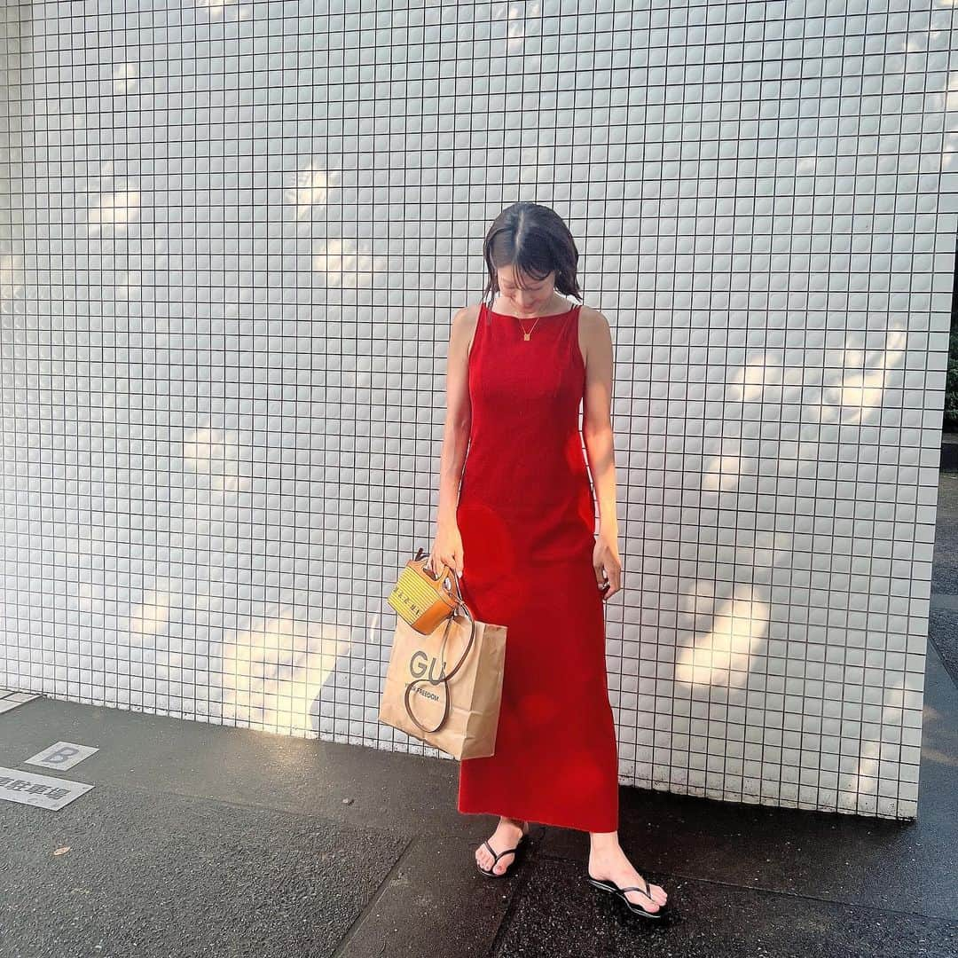 本郷杏奈さんのインスタグラム写真 - (本郷杏奈Instagram)「毎日暑すぎる🥵🥵🥵 バックオープンばかり着てる😝  #fashion」8月3日 16時13分 - annahongou