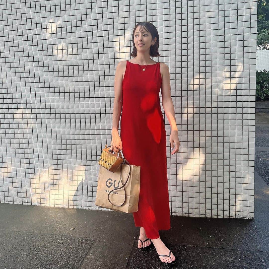 本郷杏奈さんのインスタグラム写真 - (本郷杏奈Instagram)「毎日暑すぎる🥵🥵🥵 バックオープンばかり着てる😝  #fashion」8月3日 16時13分 - annahongou