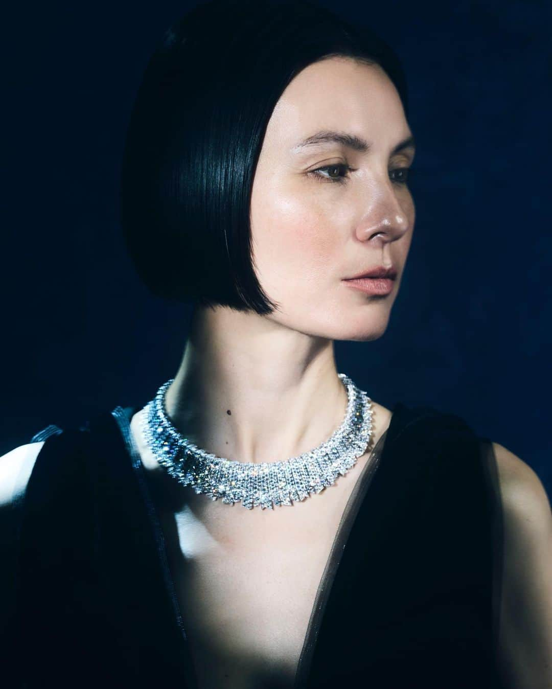 田沢美亜さんのインスタグラム写真 - (田沢美亜Instagram)「Precious 8月号  Van Cleef & Arpels 「スー レ ゼトワール 　　　（星空の下で）」 ハイジュエリー・コレクション  @precious.jp  @vancleefarpels   驚くほど美しいく、ドラマティックなジュエリーを纏うことができた貴重な撮影でした。  thanks to the amazing team styling @misaking77  photo @mitsuo_okamoto  make @tomohiromuramatsu_  hair Nori Takabayashi  #precious #プレシャス #vancleefarpels #ヴァンクリフアンドアーペル #田沢美亜」8月3日 17時16分 - miatazawa