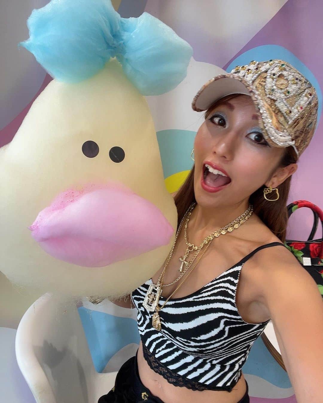 神谷麻美さんのインスタグラム写真 - (神谷麻美Instagram)「#duck ちゃん💛💖🐥💖💛✨ かわいい💖꒰ঌ𓂂𓈒ᐡ ̳ᴗ ̫ ᴗ ̳ᐡ𓈒𓂂໒꒱💖✨   #cottoncandy 💛💖🍭💖🌈💖‪🥨💖💛✨」8月3日 18時42分 - asamice428