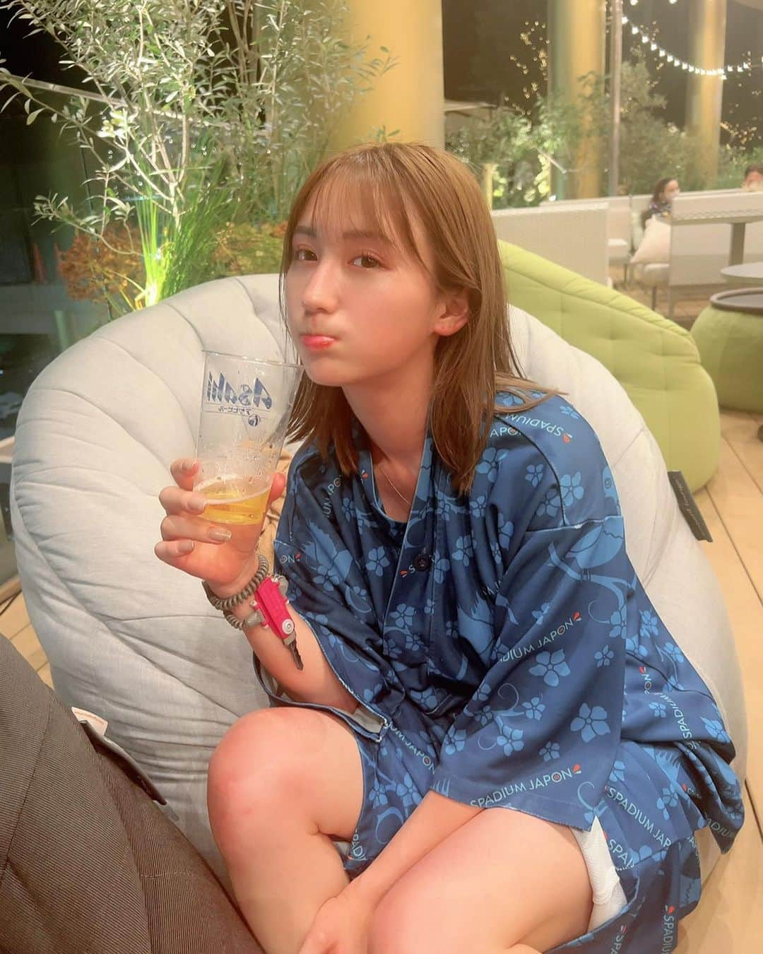 伊藤愛真さんのインスタグラム写真 - (伊藤愛真Instagram)「すぱじゃぽかましてきた🍻 汗いっぱいかいた🥰✌🏻 . . . #岩盤浴#スパジアムジャポン#スパジャポ#サウナ#部屋着」8月3日 19時16分 - __emagram