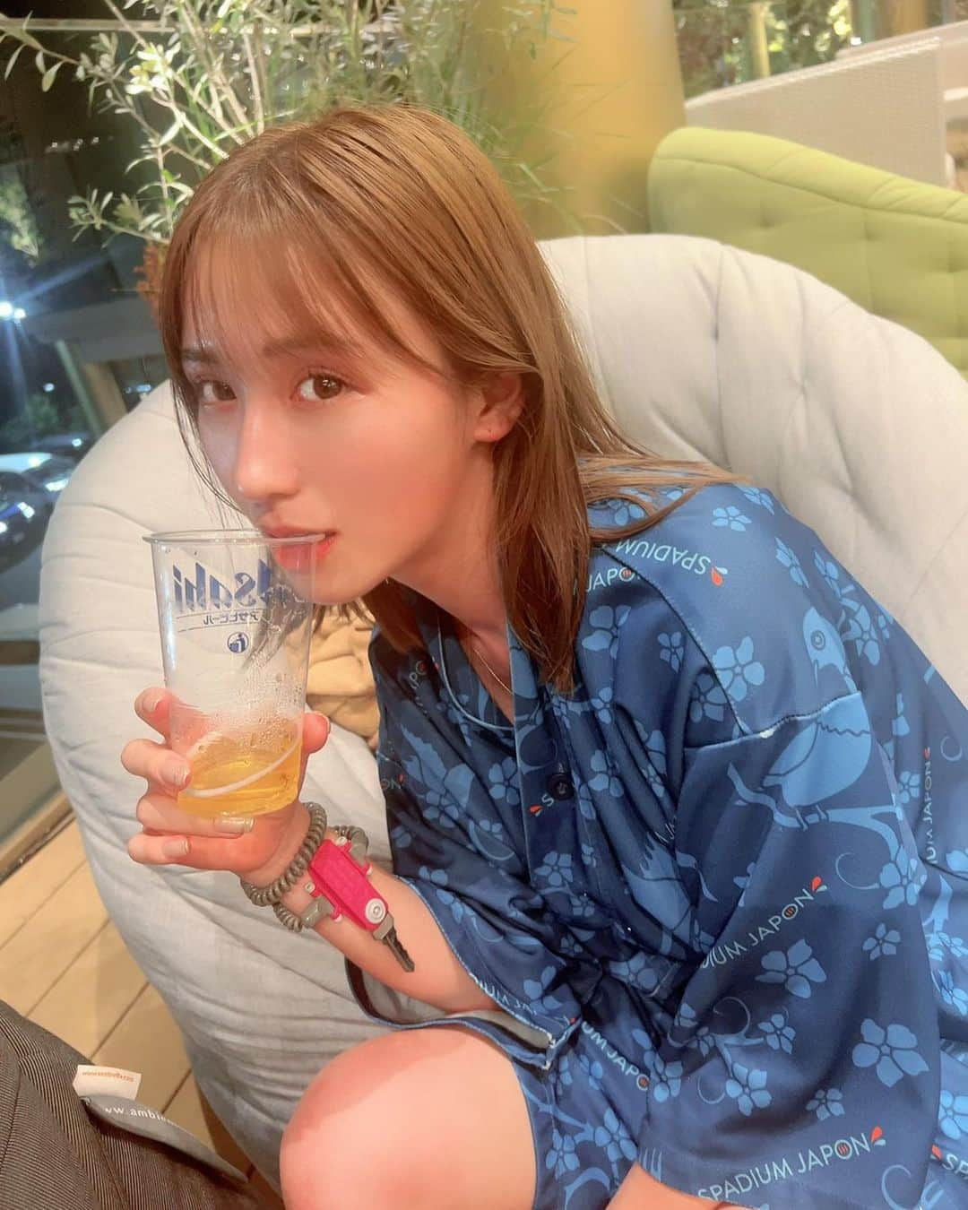 伊藤愛真さんのインスタグラム写真 - (伊藤愛真Instagram)「すぱじゃぽかましてきた🍻 汗いっぱいかいた🥰✌🏻 . . . #岩盤浴#スパジアムジャポン#スパジャポ#サウナ#部屋着」8月3日 19時16分 - __emagram