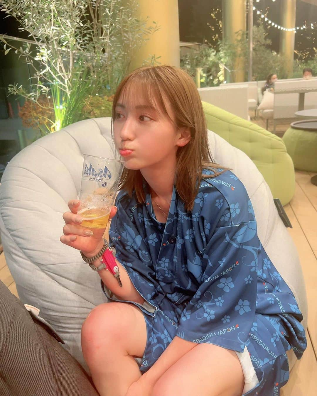 伊藤愛真さんのインスタグラム写真 - (伊藤愛真Instagram)「すぱじゃぽかましてきた🍻 汗いっぱいかいた🥰✌🏻 . . . #岩盤浴#スパジアムジャポン#スパジャポ#サウナ#部屋着」8月3日 19時16分 - __emagram