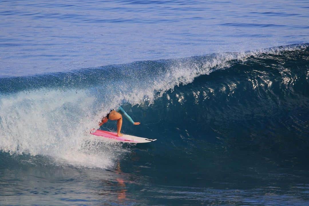 松田詩野さんのインスタグラム写真 - (松田詩野Instagram)「Good waves and good weather💜🌞  #surf #bali  #waves #surfing #surfergirl」8月3日 20時05分 - shinomatsuda