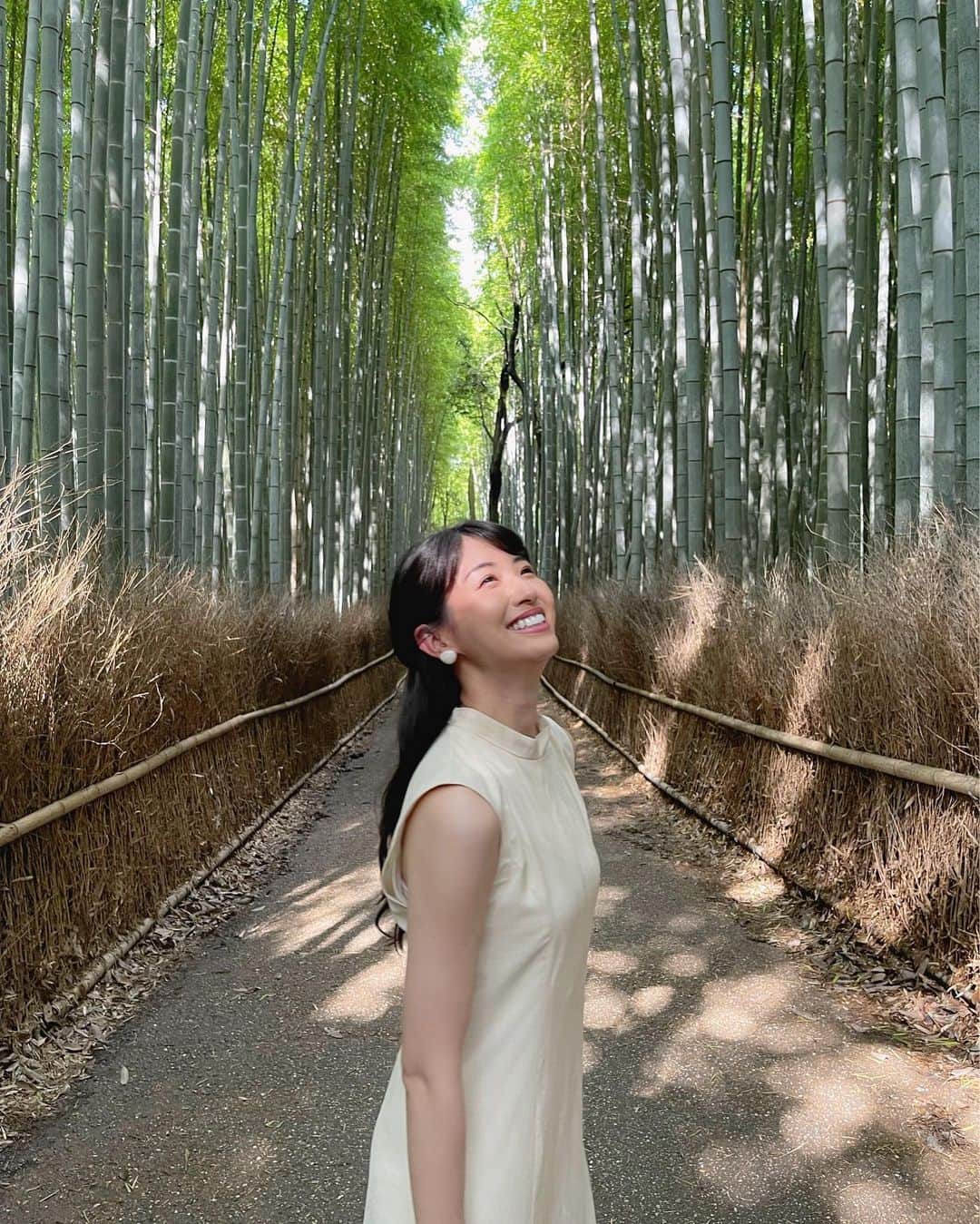 関根ささらさんのインスタグラム写真 - (関根ささらInstagram)「#竹林の小径 🎋☀️ . . 京都嵐山へ、、🎐 前回の #京都旅 で行けなかったので念願の場所✨ 浴衣で着てる方も多くてそれだけで気持ちが涼んだよ👘♡  (しかし涼しかった〜〜と言いたいところですが一生汗止まらないし蚊が大量発生しててめちゃくちゃ戦ったのも良き思い出🤣👏🏻) . . . . #京都旅行 #京都 #嵐山 #嵐山観光 #嵐山竹林 #kyoto #kyotojapan #kyototrip #kyototravel #kyotogram #arashiyama #京都観光 #嵐山カフェ」8月3日 20時52分 - sasarasekine