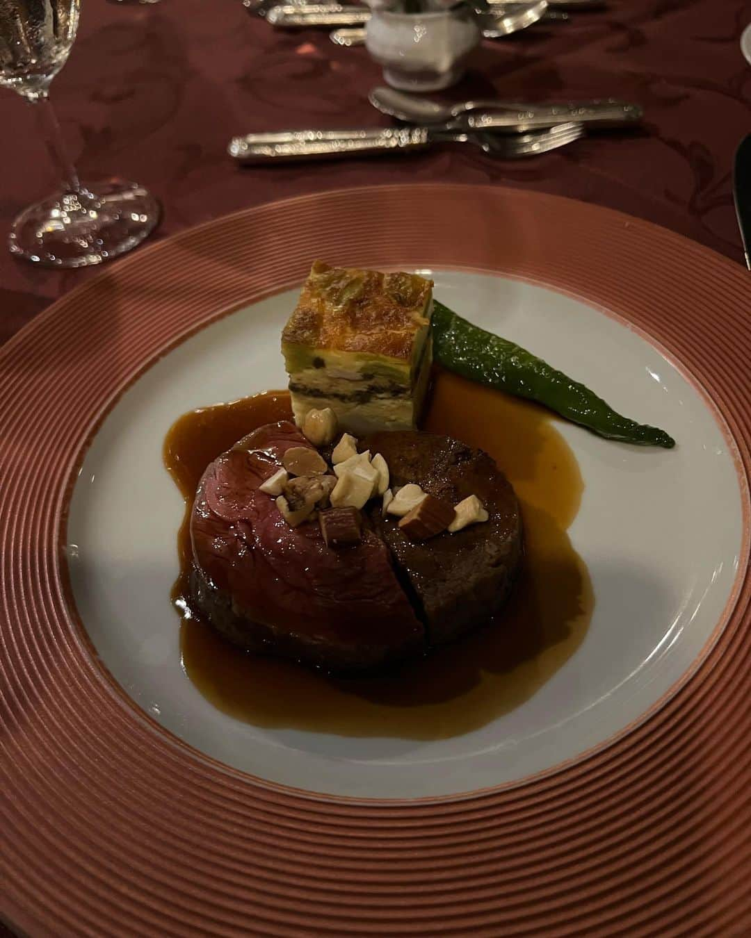 メイサさんのインスタグラム写真 - (メイサInstagram)「誕生日当日にクルージングdinnerで お祝いしてくれたイケメン女子🫶  いつも頼りにしてます🥹💕 本当にありがとう😌✨ 韓国でのスーツケース事件は 一生忘れられませんww  #誕生日#仲良し#美人#六本木#銀座#北新地#祇園#中洲#西麻布#ススキノ#北新地#ミナミ#錦#歌舞伎町#メゾンドボーテ#本当に売れてて可愛いキャバ嬢はメゾンドボーテ#メイサ#sexy#dress#kawaii #asiangirls#ハーフ#トレーニング女子 #筋トレ女子#셀카#셀카그램#攝影#旅遊攝影」8月3日 22時16分 - meisa_0728