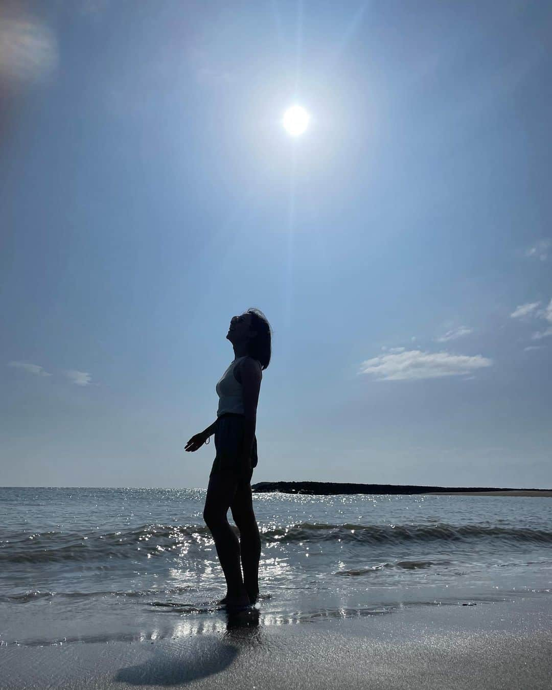 東美樹さんのインスタグラム写真 - (東美樹Instagram)「Unwind into nature and get lost… that is when you’ll find yourself. Once you let yourself be immersed in nature you’ll realise how much you’ve missed it and how important it is to be connected with Mother Earth 🙏🏼🌎💞  UNIQLOのカップつきタンクがかなり使える。 色違いで大人買いしました♡ TOPS: @uniqlo_jp  PANTS: @lululemonjp (thank you Natsuki chan!♡)」8月3日 23時25分 - mikko.36___