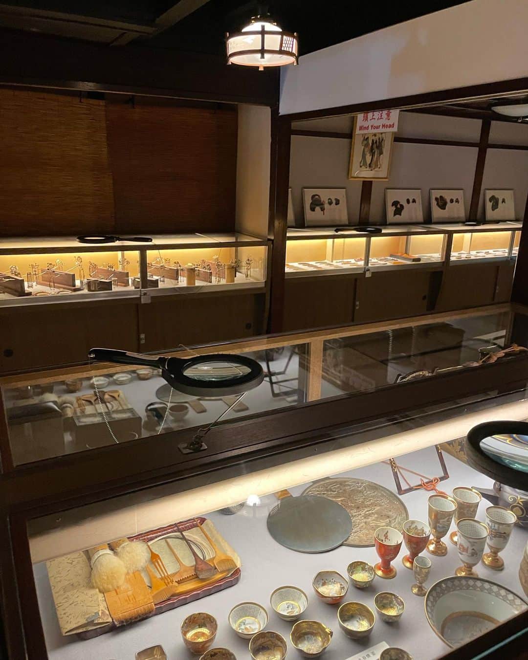 桜井奈々さんのインスタグラム写真 - (桜井奈々Instagram)「金沢2日目。 娘のリクエスト21世紀美術館へ。 アートな空間を満喫✨ そして灼熱の中念願のひがし茶屋街へ。 潮屋さんで食べたあぶり鰤丼が爆うますぎて両実家自宅に配送🤣🏠 街並みがもう本当に美しくて金沢大好きになりました✨ 2日ではとても見きれませんでしたが 初金沢大満喫しました♪  翌日は福井県に移動しました♪  続く。  #夏休み＃子連れ旅行#trip ＃金沢 #21世紀美術館 #石川県 ＃石川県グルメ」8月4日 7時30分 - sakurai_nana7