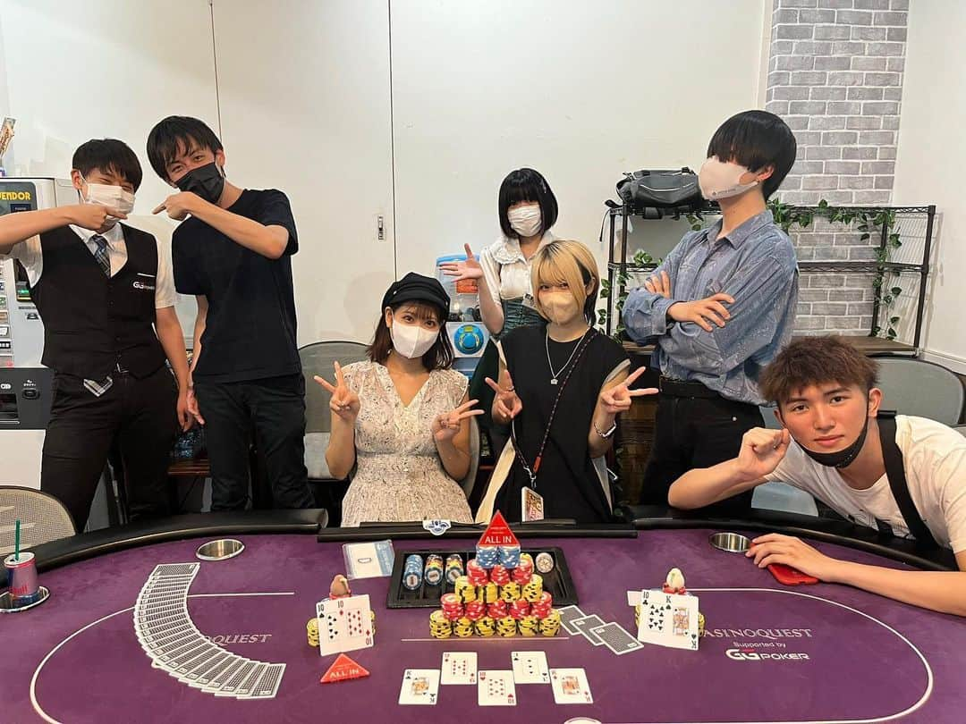 来栖うさこさんのインスタグラム写真 - (来栖うさこInstagram)「🃏🌟  カジノクエスト！秋葉原！！  友達みんなでトーナメント 参加してきましたああ🥳💓  さみぃーとうさこは無事通過👑✨ めるてぃさん、はるかさん…🙌 このあとみんなで焼肉食べたよ🥩❤️‍🔥  楽しかった(´∀｀*)  ・‥…━━ﾟ+.━★・‥…━━.+ﾟ #カジノクエスト #篠原冴美 #雨宮める #小倉遥 #秋葉原 #akihabara」8月4日 15時44分 - kurusu_usako