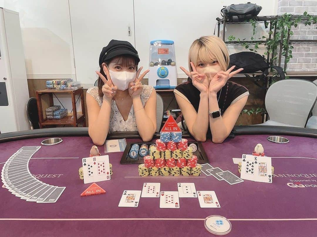 来栖うさこさんのインスタグラム写真 - (来栖うさこInstagram)「🃏🌟  カジノクエスト！秋葉原！！  友達みんなでトーナメント 参加してきましたああ🥳💓  さみぃーとうさこは無事通過👑✨ めるてぃさん、はるかさん…🙌 このあとみんなで焼肉食べたよ🥩❤️‍🔥  楽しかった(´∀｀*)  ・‥…━━ﾟ+.━★・‥…━━.+ﾟ #カジノクエスト #篠原冴美 #雨宮める #小倉遥 #秋葉原 #akihabara」8月4日 15時44分 - kurusu_usako