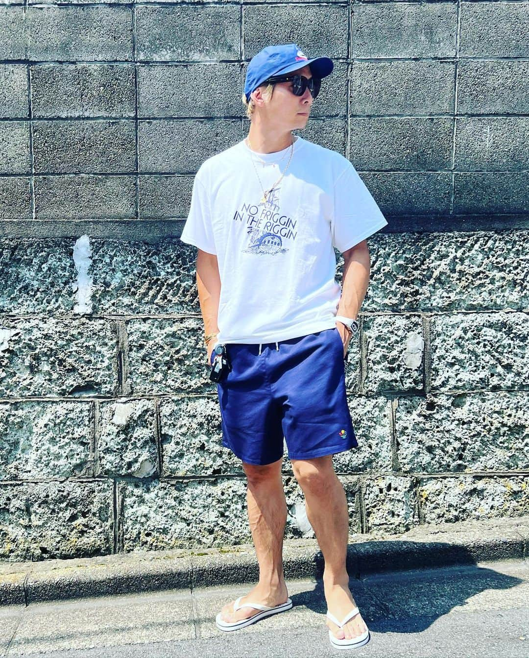 黒木啓司さんのインスタグラム写真 - (黒木啓司Instagram)「久々のビーサン🩴  雨☔️雷⚡️凄いね  #NOAH #noahclothing  最近好きなブランド🌷 @noahclothing  #ootd」8月4日 17時23分 - keiji_papa_