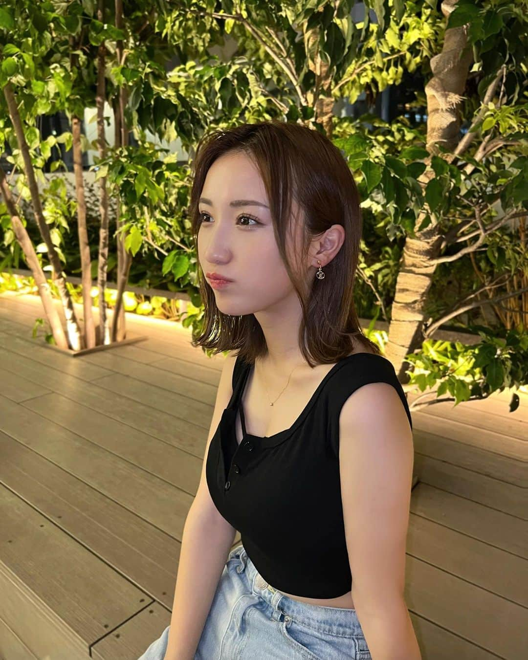 伊藤愛真さんのインスタグラム写真 - (伊藤愛真Instagram)「夜の散歩すきすぎ🤍 今日雷鳴ってた🥲気をつけてね！ . . . . . .  #japan#japanese#ootd#오오티디#오오티디룩#韓国ファッション#スウェットパンツ#スウェットコーデ#キャミソール#夏服コーデ#GRL#ストリート系女子#ストリートファッション#ストリートコーデ#カジュアルコーデ#カジュアル#サンダル#デニムコーデ#japanesegirl」8月4日 19時24分 - __emagram