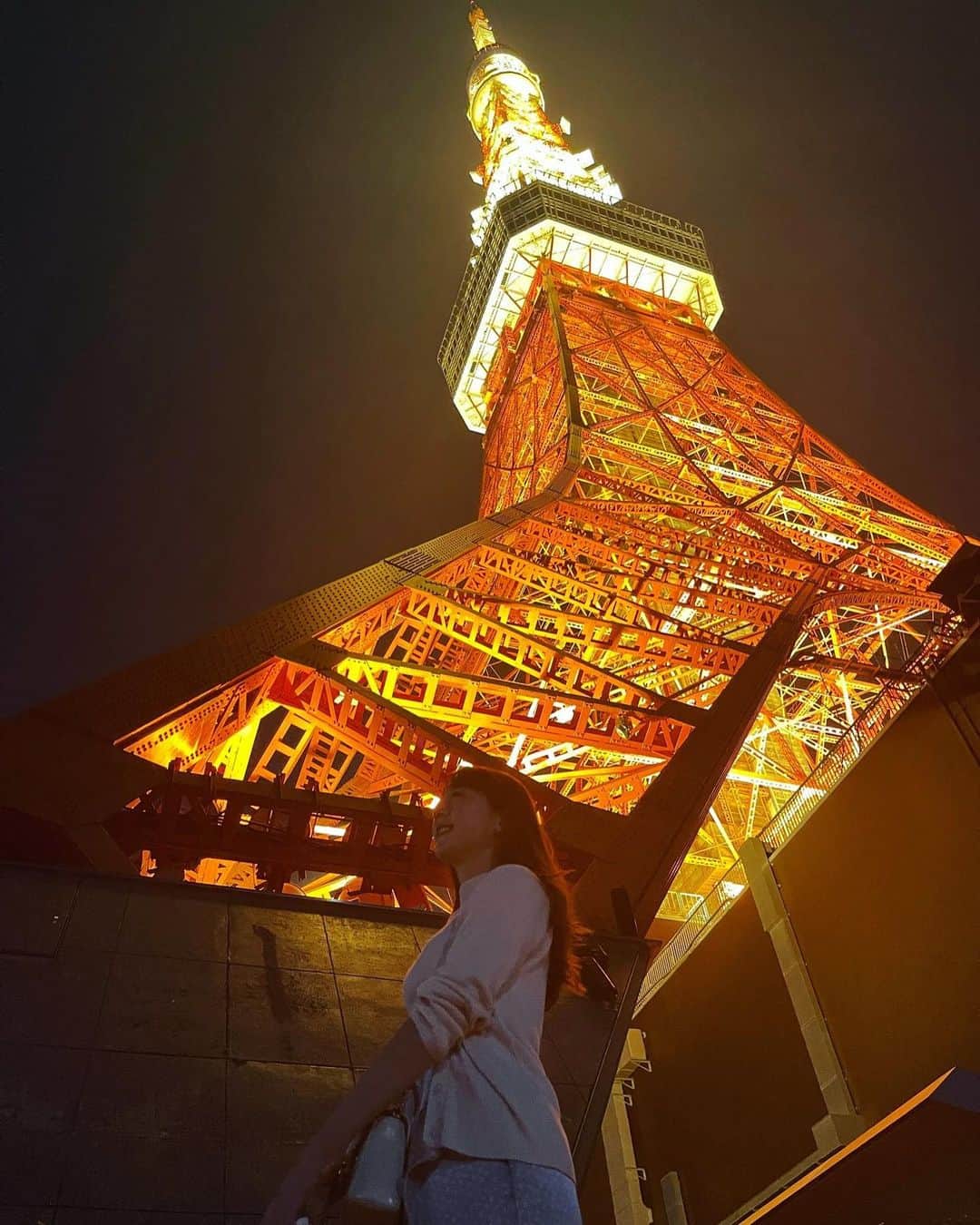 佐々木もよこさんのインスタグラム写真 - (佐々木もよこInstagram)「東京タワーが好きです🗼✨  以前、上に登って東京の夜景を見た時、何か物足りなさを感じたら東京タワーでした🥹💓  東京の夜景大好き。」8月4日 21時20分 - moyoko_atom