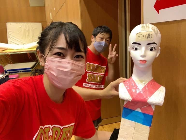 高橋沙織さんのインスタグラム写真 - (高橋沙織Instagram)「こないだ安田団長と行ったeo光チャンネル「バズるスポーツ」が本日から放送されてます^ ^ 箕面自由学園チアリーディング部「GOLDEN BEARS」さんにお邪魔しました！！ いやぁ...流石日本一！！本当にすごかった〜！！ みなさんのパワーと笑顔に感動しました( ；∀；) YouTubeで観れるからぜひ観てね⭐︎ ↓ https://youtu.be/0cDyTRkhoQ4  #バズスポ #バズるスポーツ #eo光 #箕面自由学園チアリーディング部 #goldenbears  #安田大サーカス #安田団長 #団長 #アルミカン高橋 #さおりん #パイ妻」8月4日 22時12分 - arumikan_saorin