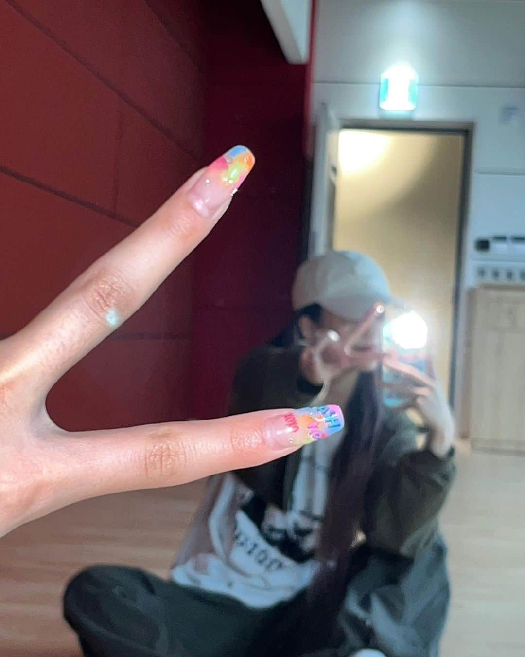 ITZYさんのインスタグラム写真 - (ITZYInstagram)「D-✌️」8月4日 23時58分 - itzy.all.in.us