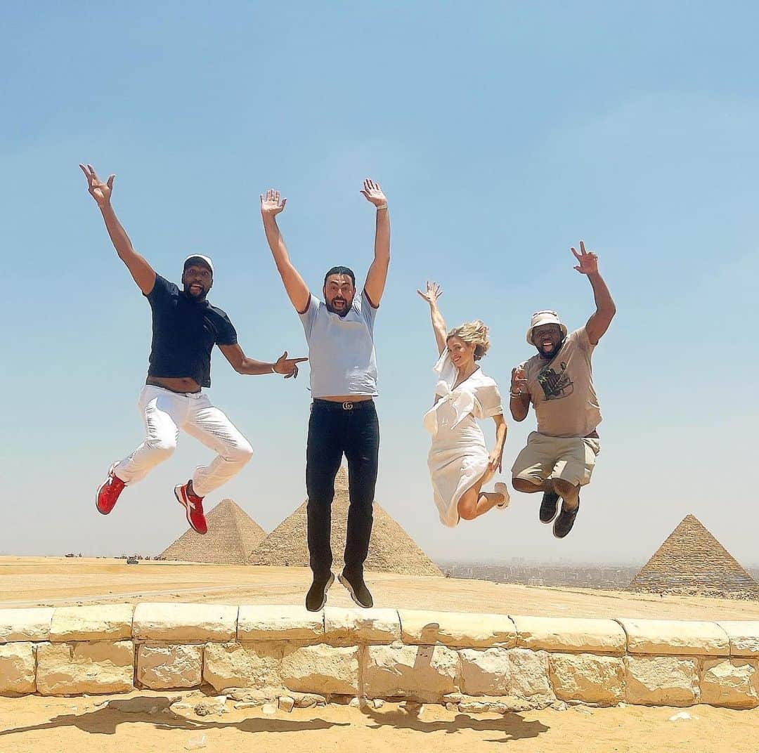ブルック・バトラーさんのインスタグラム写真 - (ブルック・バトラーInstagram)「Yalla Habibi! Exploring and “working” in Egypt with these beautiful people.  @mk_mohamedkarim  @wwwjustleon  @iamwesmiller」8月5日 7時12分 - brookieserene