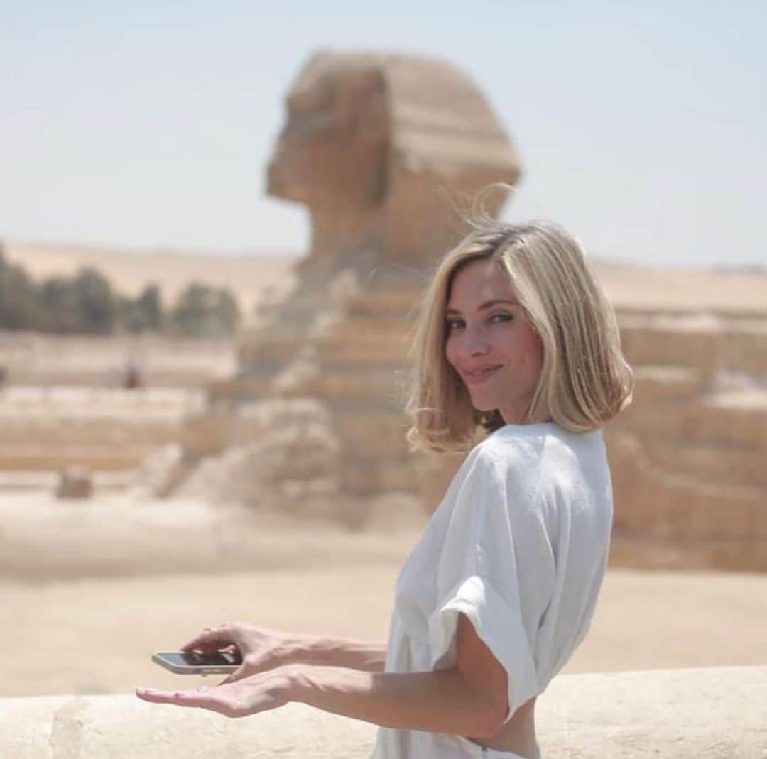 ブルック・バトラーさんのインスタグラム写真 - (ブルック・バトラーInstagram)「Yalla Habibi! Exploring and “working” in Egypt with these beautiful people.  @mk_mohamedkarim  @wwwjustleon  @iamwesmiller」8月5日 7時12分 - brookieserene