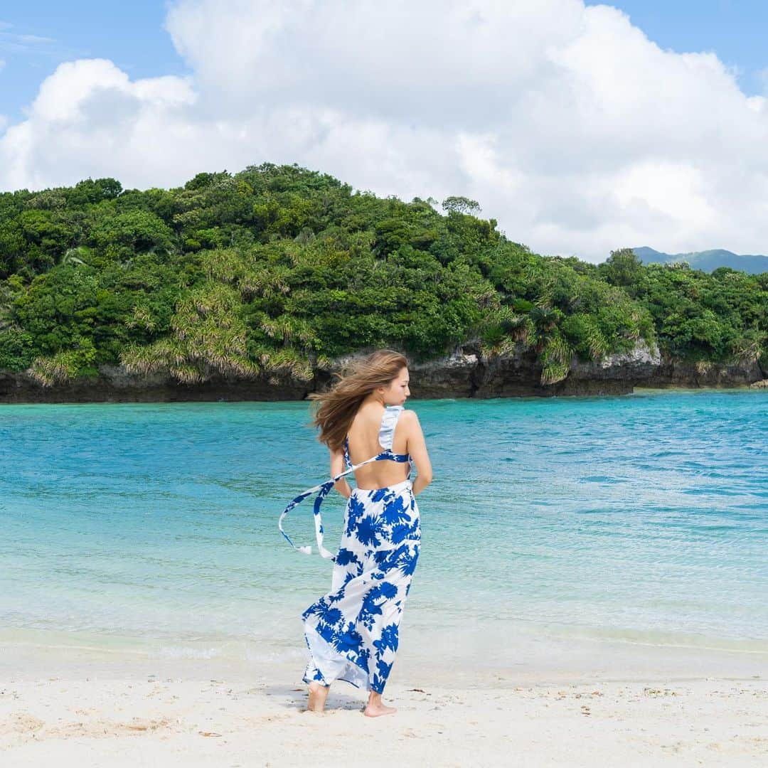 市原彩花さんのインスタグラム写真 - (市原彩花Instagram)「Ishigaki Island🏝  撮影会の常連さん達と石垣島撮影🐠 4月に行ったんだけど(時差w)天気良くて撮れ高最高だった🌺  私のiPhone11Proじゃ撮れない写真をたくさん撮ってくれてありがとう☺️ (7枚目風入って妊婦さんみたいw)  いっぱい写真あるので載せてきます💎  ※現在リクエスト撮影会は受付してません  #石垣島#沖縄#竹富島#川平湾#taketomiisland#kabirabay#ishigaki#ishigakiisland#ishigakijima#okinawa#okinawatrip#沖縄撮影#沖縄旅行#撮影#撮影会モデル#モデル#ポートレート#shooting#portrait#model#japanesegirl#japanesemodel#asianmodel」8月5日 13時48分 - ayaka_ichihara