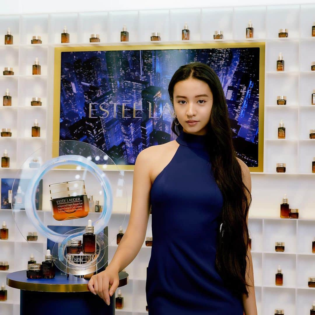 kokiさんのインスタグラム写真 - (kokiInstagram)「@esteelauderjapan @esteelauder  #esteemodel  大好きなアドバンスナイトリペアが今年で40周年🥰 原宿の　@cosmetokyo で記念イベントを行っています！　 エスティーローダーの製品を色々と体験出来るので、皆様是非訪れてみて下さいね☺️  3枚目　はイベント限定製品！！ 可愛いポーチとミニサイズのスキンケア達です☺️  Thank you so much to the team ❤️  Hair and Makeup @mikako888  Styling @tsugumiw」8月5日 18時50分 - koki