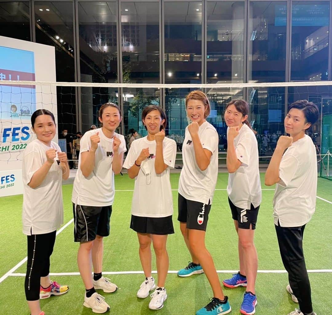 狩野舞子さんのインスタグラム写真 - (狩野舞子Instagram)「・ 「MARUNOUCHI SPORTS FES 2022」 狩野舞子杯　丸の内企業対抗　3v3トーナメント🏐  なんだか題名が長くなってしまいましたが、3v3大変盛り上がりましたー😊✨ 丸ビルのロビーを使ってのバレー大会、楽しんでいただけましたか😊？  参加してくださった企業の皆様、観に来てくださった皆様、開催にあたり協力してくださった皆様、本当にありがとうございました🙇‍♀️  取り急ぎご報告でしたー🏐💕 ・ #marunouchisportsfes2022  #丸ビル #バレーボール #3v3 #ドリームチーム #滝沢ななえ #江畑幸子 #鈴木裕子 #平野ノラ #OKバブリー #同級生 #板垣優花 笑」8月5日 22時22分 - kanochan715