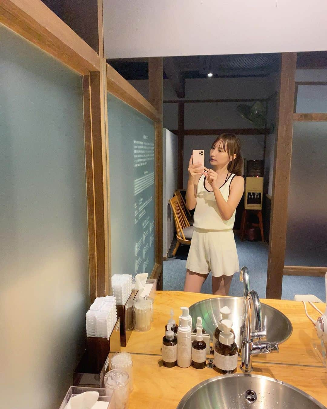 渕上彩夏さんのインスタグラム写真 - (渕上彩夏Instagram)「͙ ͙ 今日のくまパワプラス！ 佐賀県武雄市にある御船山楽園ホテル満喫しております。  サウナとアート。 そしてVOLVOでドライブ。 美味しい佐賀牛も♡︎ʾʾ  是非ご覧ください☺️  水着: @seadress_official   #くまパワプラス #kab #御船山楽園 #らかんの湯」8月6日 8時20分 - ayakafuchigami725