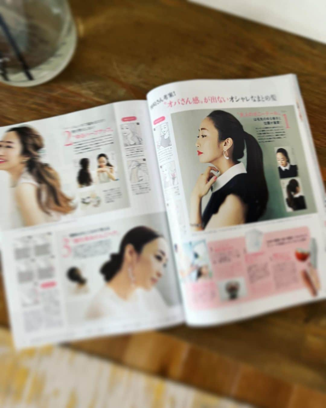 神崎恵さんのインスタグラム写真 - (神崎恵Instagram)「・ 発売中の『美ST』9月号。 ヘア特集と、BOOK in BOOK。 特集では、髪の下仕込みやアレンジなどご紹介しています。 バレッタの使い方ものっています🐶  仕事前、珍しくトレーニングをお休みして、検診へ。 毎年決まった月にいくようにしています。 夏は乳がん検診。初秋に胃カメラと大腸カメラ。秋に脳も含めた人間ドックと子宮の健診。 忙しくても、少しこわくても、数ヶ月前から予定を入れます。 年々、外見より、内側の自分に更に意識を向けるようになりました。 今日も張り切って、お仕事にいってきます☺︎」8月6日 10時02分 - megumi_kanzaki