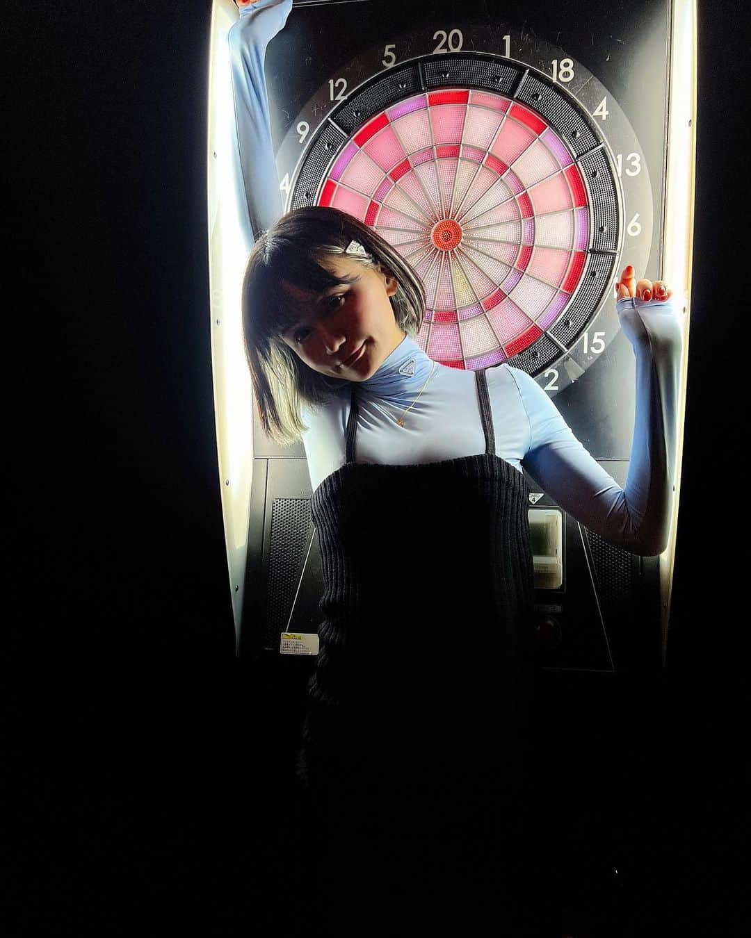 みもれもんさんのインスタグラム写真 - (みもれもんInstagram)「I played darts 🎯 It's hard to hit the target, but it's fun!🌈  ダーツをしましたぁ！🎯 全然的を狙えなくて難しいけど たのしいな＼(^ω^)／💓！！  #みもれもん #黒髪 #ボブ #ショートヘア #ショヘジョ #日本女孩 #インスタグラビア #Mimolemon #Japanesegirl #japan #asiangirl #opensea #NFT #ダーツ #darts」8月6日 11時17分 - mimore_mon0929