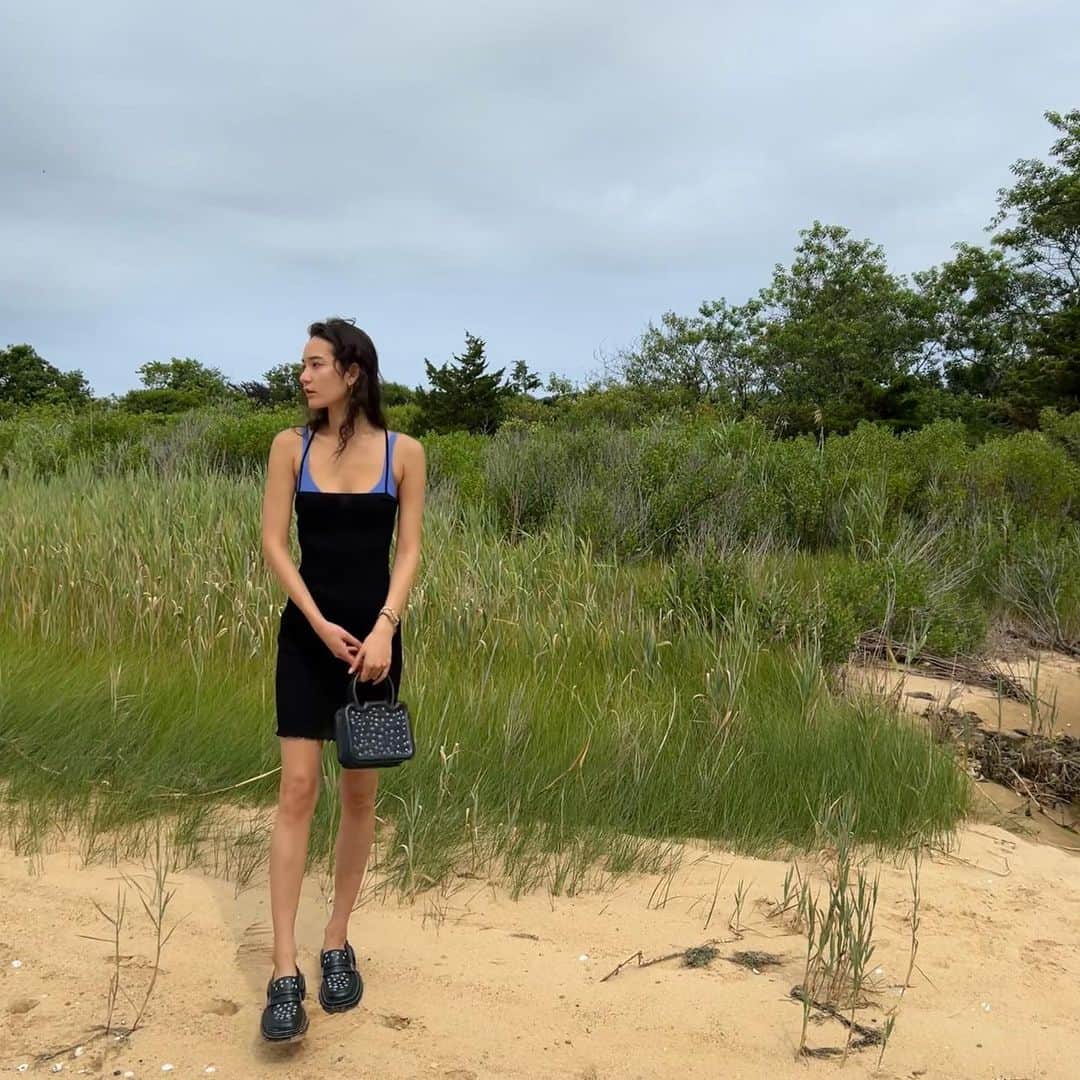 松岡モナさんのインスタグラム写真 - (松岡モナInstagram)「A little weekend getaway with my new pieces from the adorable @charleskeithofficial and @cococapitan collaboration🔥 ちょっとした週末旅行🌻💞 新しい靴とバックと散歩🦋 @charleskeith_jp  #imwithcharlesandkeith  #cococapitanxcharleskeith」8月6日 13時44分 - monamatsuoka