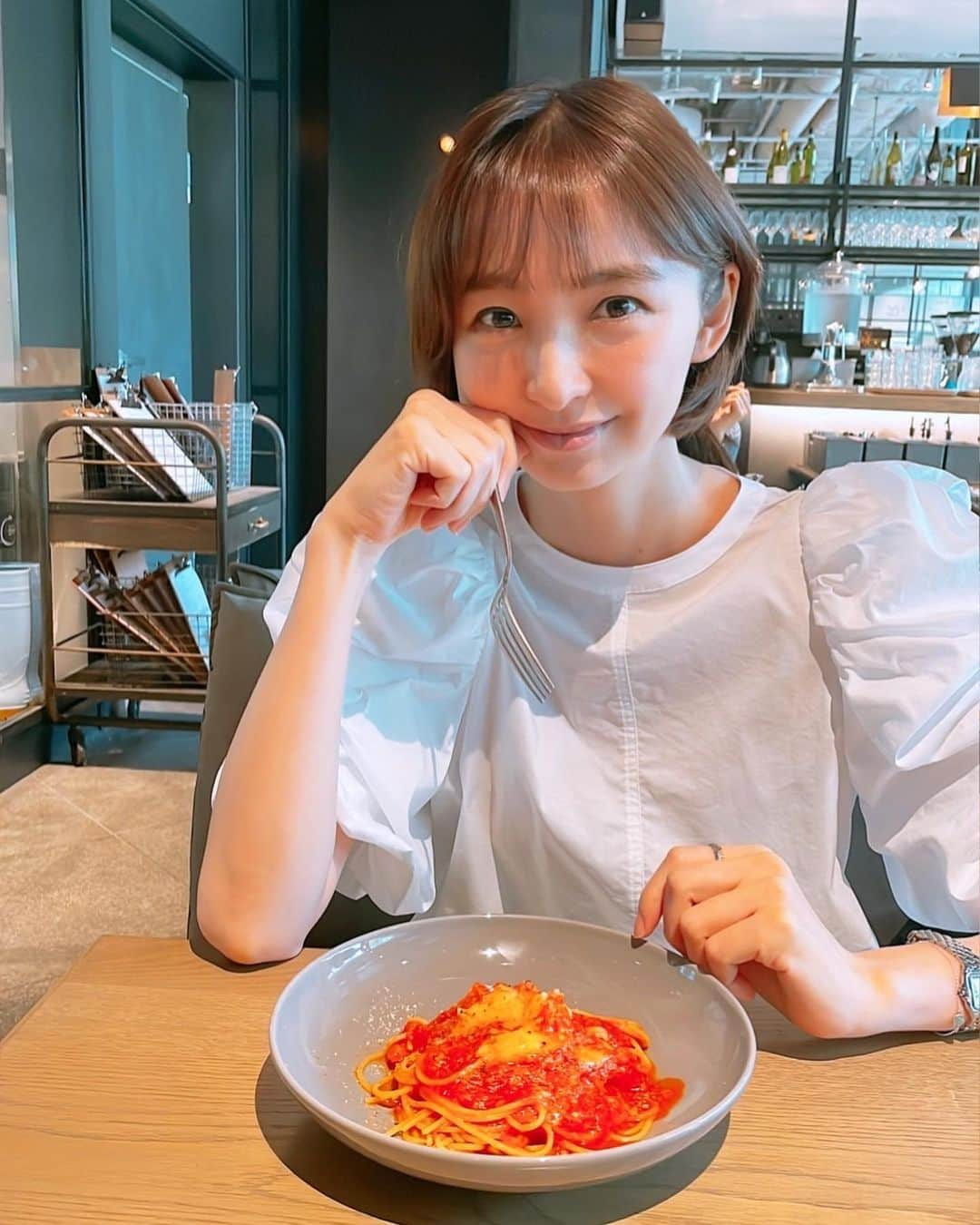 篠田麻里子さんのインスタグラム写真 - (篠田麻里子Instagram)「よしえちゃんと楽しい打ち合わせ♡ 乙女パスタに感動🥹 【乙女じゃないツッコミ無しで😂】  @candy_yoshie   #乙女パスタに感動」8月6日 17時37分 - shinodamariko3