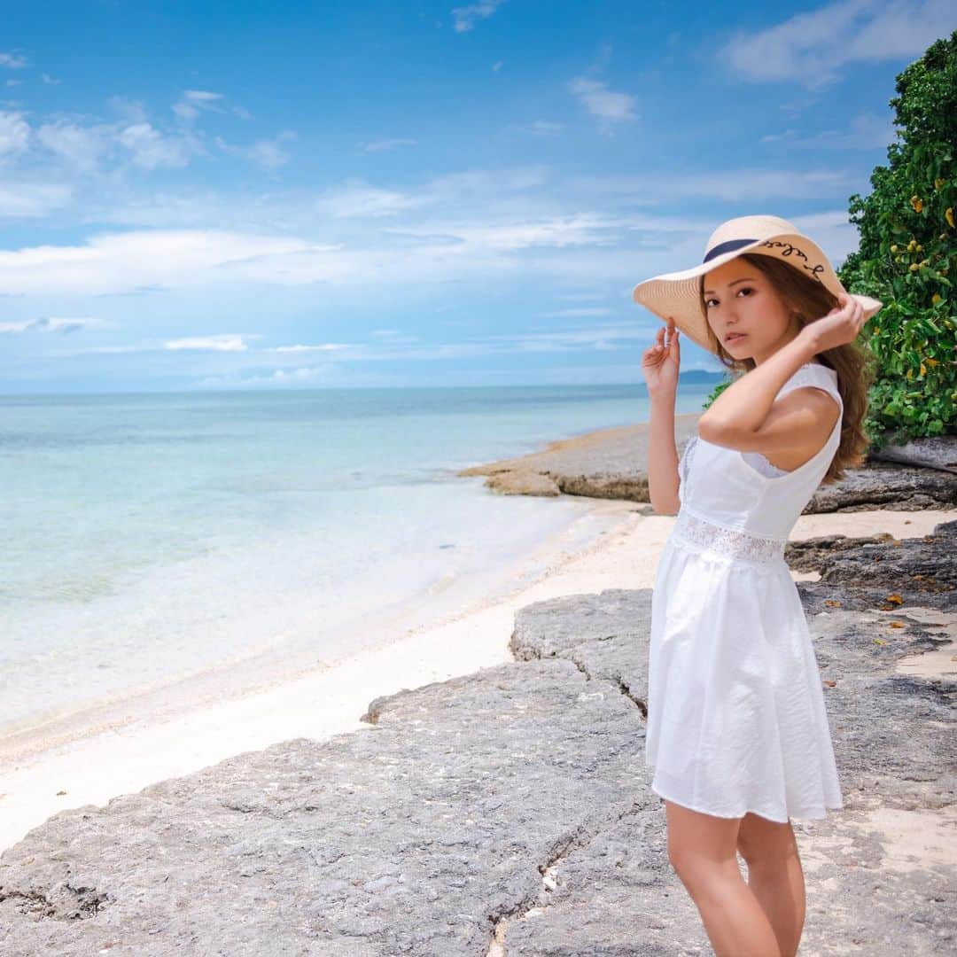 市原彩花さんのインスタグラム写真 - (市原彩花Instagram)「夏のお嬢さん🌺  #竹富島#石垣島#沖縄#taketomi#taketomiisland#ishigaki#ishigakiisland#ishigakijima#okinawa#okinawatrip#沖縄撮影#沖縄旅行#撮影#撮影会モデル#モデル#ポートレート#shooting#portrait#model#japanesegirl#japanesemodel#asianmodel」8月6日 18時45分 - ayaka_ichihara