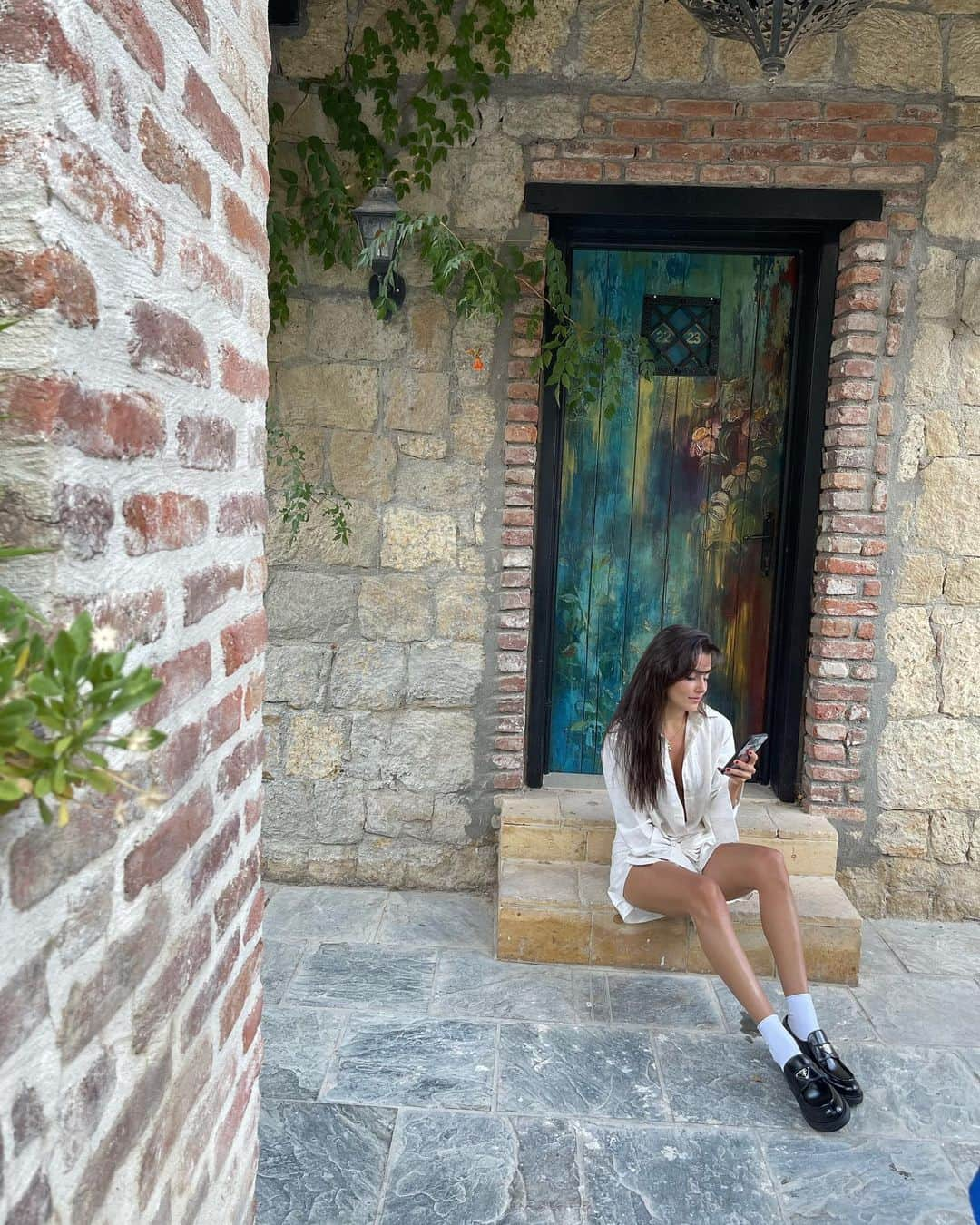 Hande Ercelさんのインスタグラム写真 - (Hande ErcelInstagram)「😂 (Kızlar zorla fotoğraflarımı çekmiştir😋)」8月6日 20時30分 - handemiyy