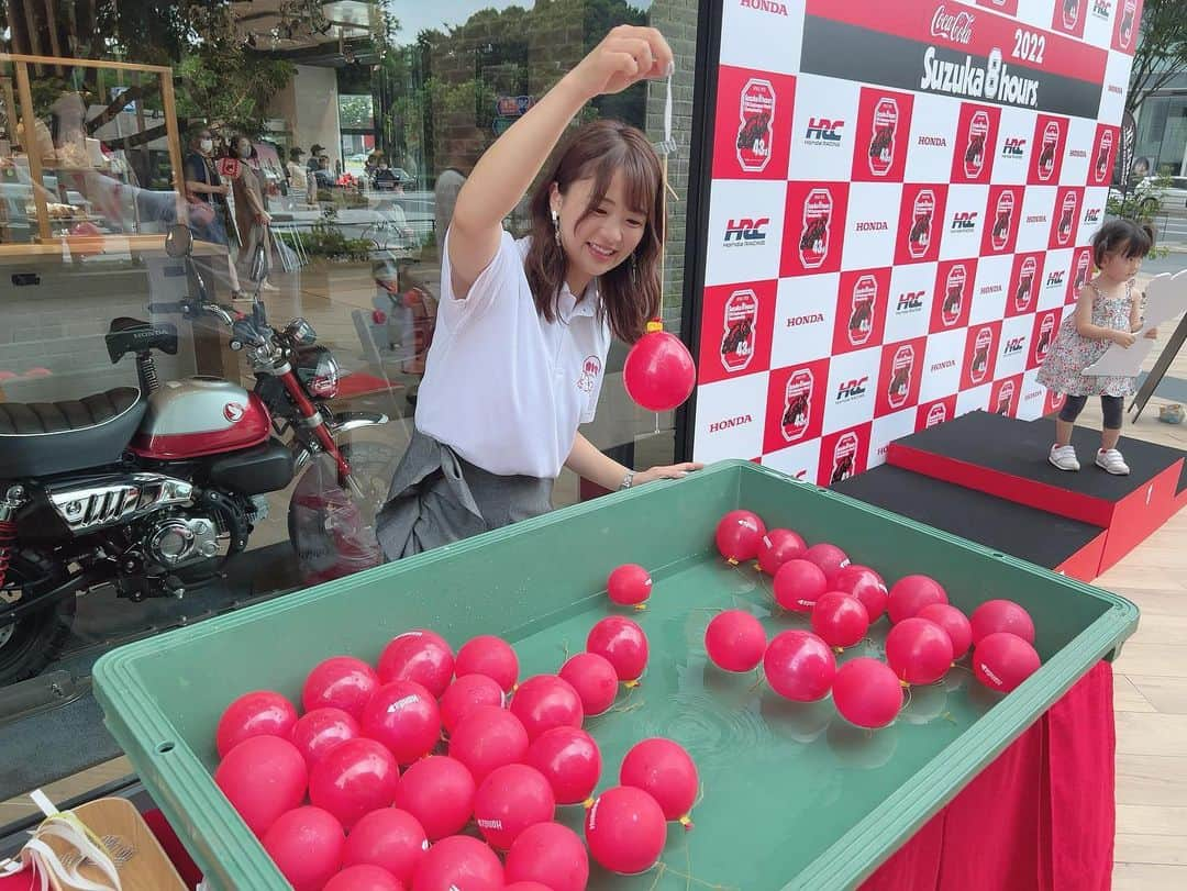 平嶋夏海さんのインスタグラム写真 - (平嶋夏海Instagram)「Honda ウェルカムプラザ青山では #鈴鹿8耐 のパブリックビューイング青山8耐夏フェスが開催されています！ テラスではキッチンカーやヨーヨー釣り、なりきりMotoGPなどの体験ができます！ 19:30のゴールまで一緒に観戦しましょう！」8月7日 12時54分 - natsuminsta528