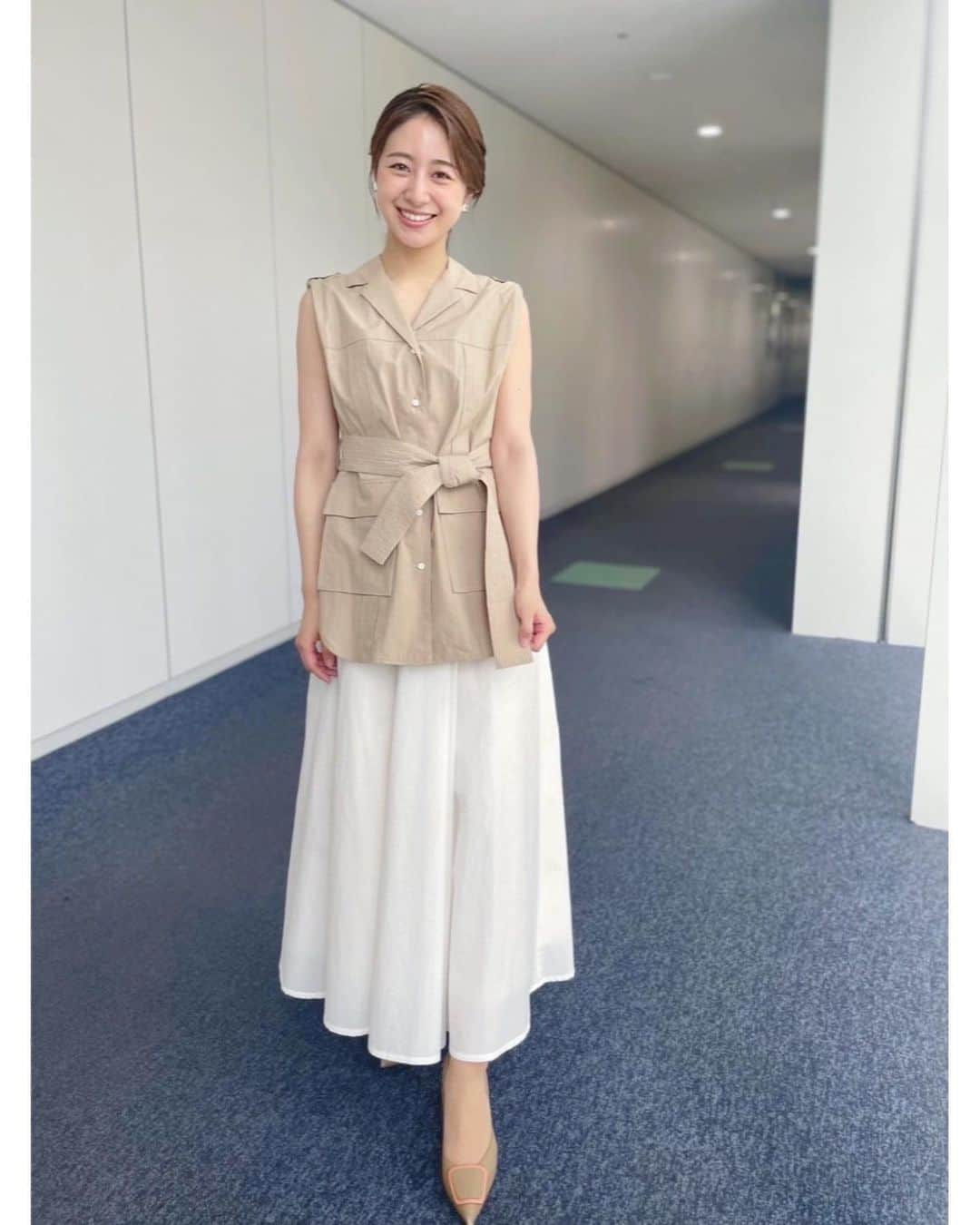 林美沙希さんのインスタグラム写真 - (林美沙希Instagram)「. 束の間の涼しさでした。 今日は蝉がよく鳴いています😂 夏バテに気をつけましょう〜！  #annニュース #ワイドスクランブル #林美沙希 #衣装 #ootd #スカートコーデ」8月7日 16時31分 - misaki0hayashi