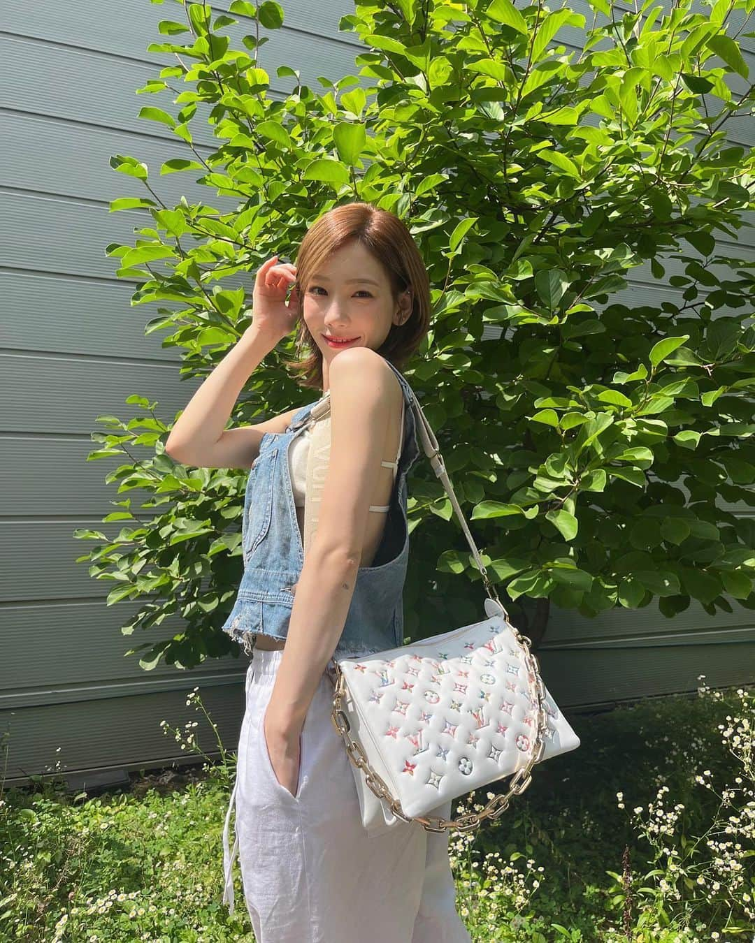 テヨン さんのインスタグラム写真 - (テヨン Instagram)「✧LV✧ @louisvuitton #FW22 #쿠상백 #광고」8月7日 18時15分 - taeyeon_ss