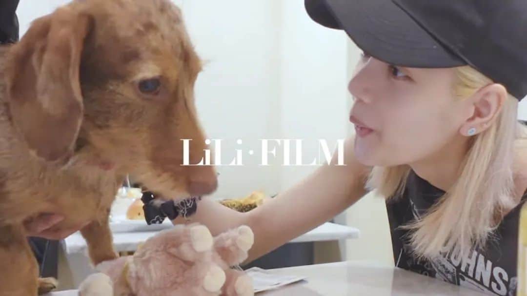 リサさんのインスタグラム写真 - (リサInstagram)「LILI's FILM - Paris Vlog 🎥  🖇️ https://t.co/zDk0h0c2zQ  . . . #LISA #LALISA #리사 #블랙핑크 #BLACKPINK #LALISAMANOBAN #LALISAMANOBAL #blackpinklisa #lisablackpink」8月7日 18時17分 - lisa.blackpink