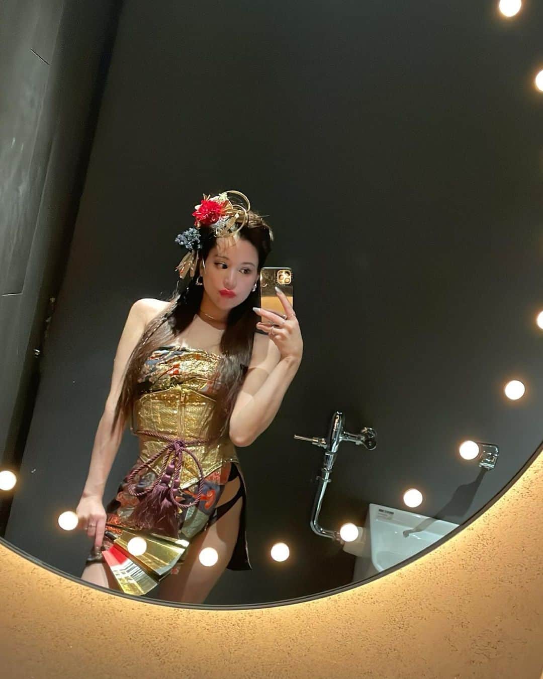 Yuriyaさんのインスタグラム写真 - (YuriyaInstagram)「🇯🇵  #celavi #celavitokyo #PursuitOfPleasure #cyberjapan #kimono #japan @celavitokyo」8月7日 18時45分 - yuriya_michelle