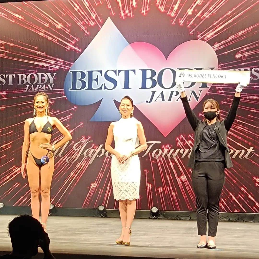 REIKAさんのインスタグラム写真 - (REIKAInstagram)「. おたかの今年初戦 ベストボディジャパン 福岡大会 モデルジャパン 優勝🏆 ベストボディジャパン 準優勝🥈  おめでとう✨✨  去年の11月の日本大会後からバルクアップして、忙しい中しっかりトレーニングをこなし、減量スケジュールも今回バッチリ合わせれて去年より更に進化した身体とステージングで、心も身体も元気に初戦を迎えられてよかった❤  今回のフィードバックを受け、次戦に向けてまた作戦会議。 お疲れ様(◍•ᴗ•◍)✧*。 . . ｡.｡･.｡*ﾟ+｡｡.｡･.｡*ﾟ+｡｡.｡･.｡*ﾟ+｡｡.｡･.｡*ﾟ  ⚠️パーソナルトレーニング(男女可。新規不可),ポージングレッスン(FWJ公認講師),リクエスト撮影(初見不可)の問い合わせはDM下さい📧  ｡.｡･.｡*ﾟ+｡｡.｡･.｡*ﾟ+｡｡.｡･.｡*ﾟ+｡｡.｡･.｡*ﾟ  #bikinicompetitor #fitnessmodel #personaltrailer #フィットネスモデル #筋トレ女子 #筋肉女子 #トレーニング #training #筋トレ #workout #パーソナルトレーナー #BBJ」8月7日 22時22分 - reika_japan