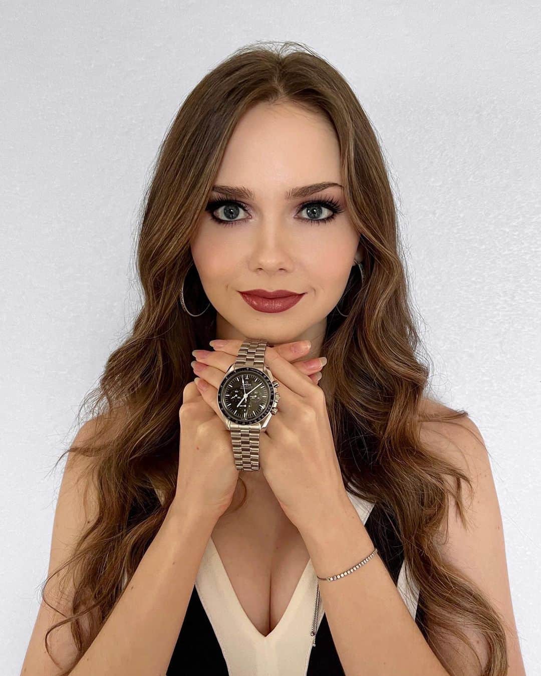 Dana Raeさんのインスタグラム写真 - (Dana RaeInstagram)「⁣⌚ INTERNATIONAL GIVEAWAY ⌚⠀ ⠀ I’ve partnered with the amazing @VIP.WatchClub who are offering one lucky follower the chance to win a brand new 2022 Omega Speedmaster (valued at $10k)⠀ ⠀ Head over to their page for entry details and your chance to win! ⠀ ⠀ Entries close Friday (12/08/22). Lucky winner drawn on Instagram this Saturday (13/08/22). Good Luck 🖤 x⠀ •⠀ •⠀ •⠀ #omega #omegaspeedmaster #omegawatches #omegaspeedmastermoonwatch #omegaforums #watch⠀ #watches #watchaddict #watchcollector⠀ #watchlover #watchoftheday⠀ #watchphotography #watchgame #luxury #luxurylifestyle #luxurywatches #luxurywatch #freegiveaway #lux #watchcollection #timepiece」8月7日 23時10分 - dana.rae.johnson