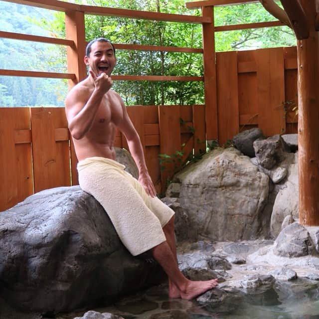 ベリッシモ・フランチェスコさんのインスタグラム写真 - (ベリッシモ・フランチェスコInstagram)「Relaxing at  Japanese hot spring #onsen #sumatakyo 😉👍♨️ #ベリッシモ #francescobellissimo #italian #italianstyle #italianstallion  #muscle #naked #sexy #sixpack #nakedman #裸体 #温泉 #coattoromano #lospacchino #筋肉 #beatiful #like #bagnato #料理研究家 #イタリア人」5月21日 17時40分 - bellissimoyoshi